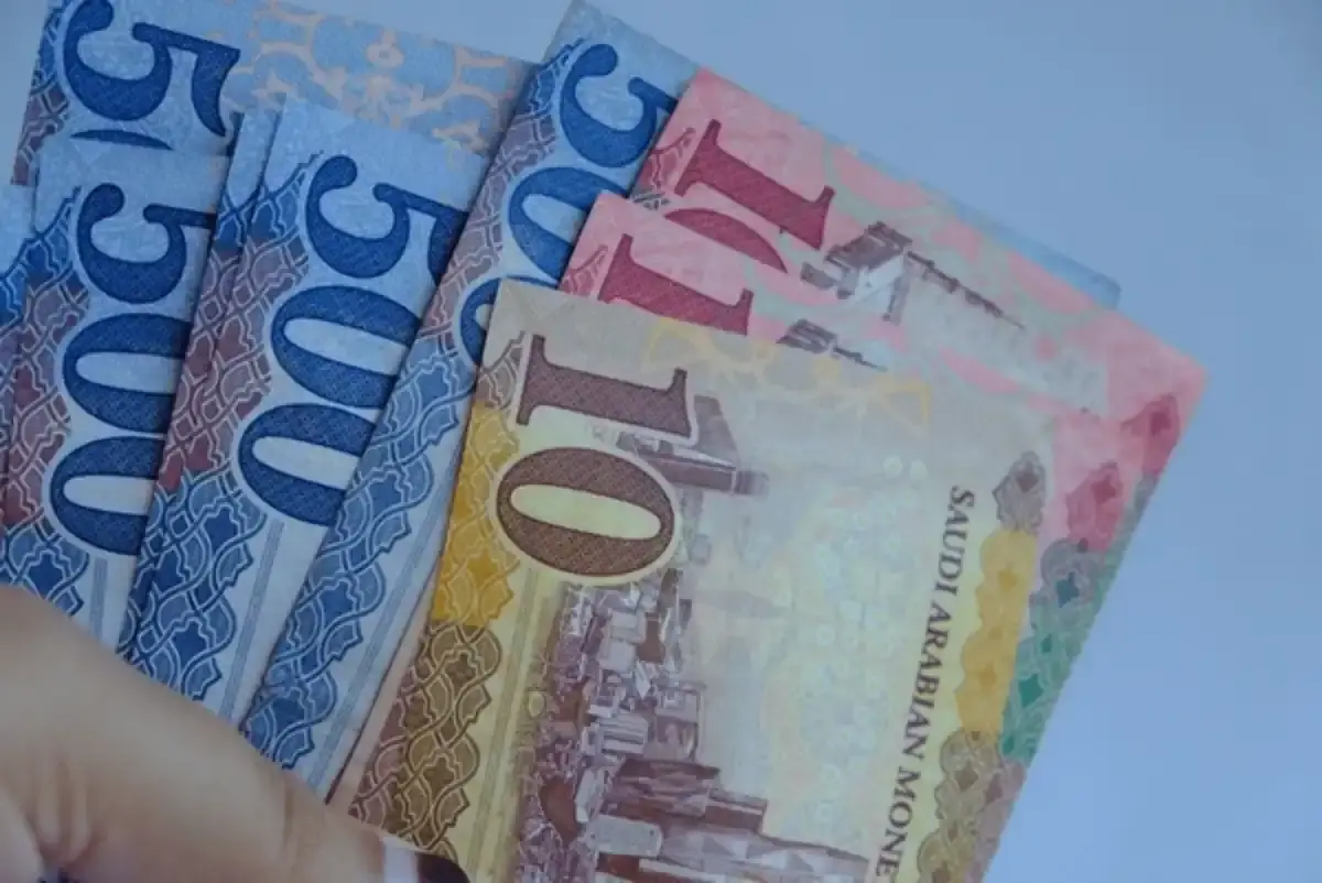 Illustration of a complete payout chain from Stripe to Mercury to Wise Business to local bank account for KSA freelancers