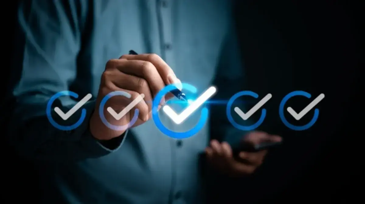 Four compliance pillars for a US LLC: EIN, virtual address, US phone number, and Mercury bank account